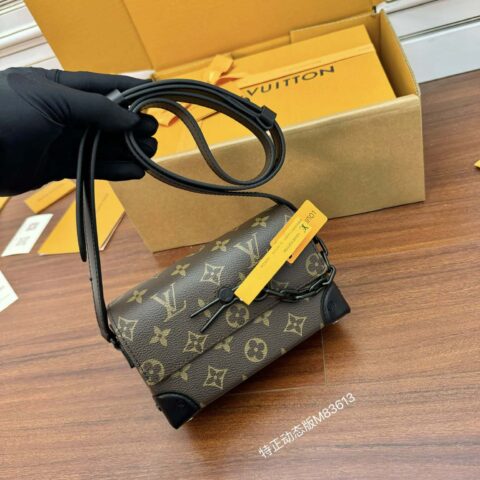 LV M83613 Steamer Wearable Wallet