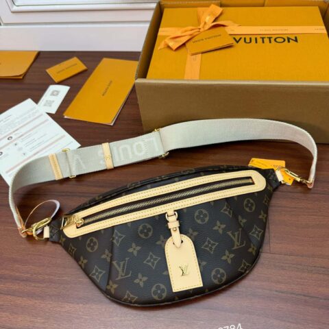 LV M46784 HIGH RISE 腰包