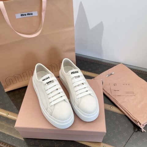 𝐌𝐢𝐮𝐌𝐢𝐮||𝟐𝟎𝟐𝟒最新款春夏帆布 厚底运动小白鞋