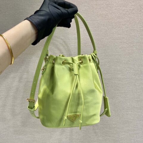 PRADA🎉新款水桶包🎉1BE067升级版 绿色