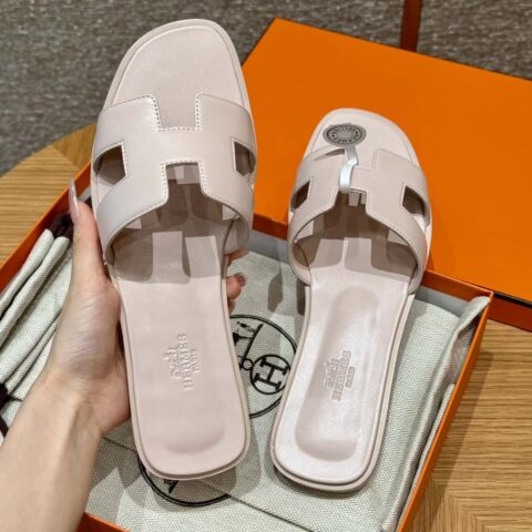 Hermès 181 Oran 拖鞋 平纹 /Swift 花瓣粉/Petal powder