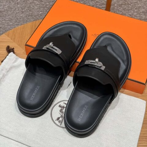 Hermès 258 Empire 夹脚拖 平纹/swift 黑色/89/Black