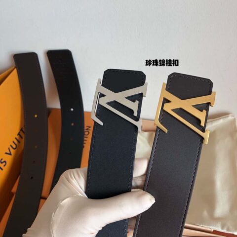 LV Initiales腰带