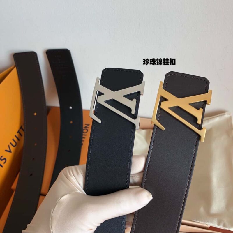 LV Initiales腰带