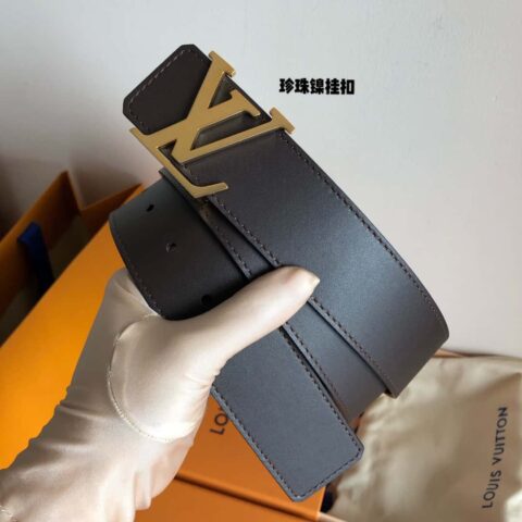 LV Initiales腰带