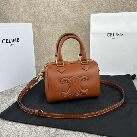 CELINE 小号光滑牛皮革波士顿包 113773棕色