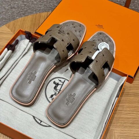 Hermès 181 Oran 凉拖 大象灰/ck18/etoupe 鸵鸟🐦/Ostrich
