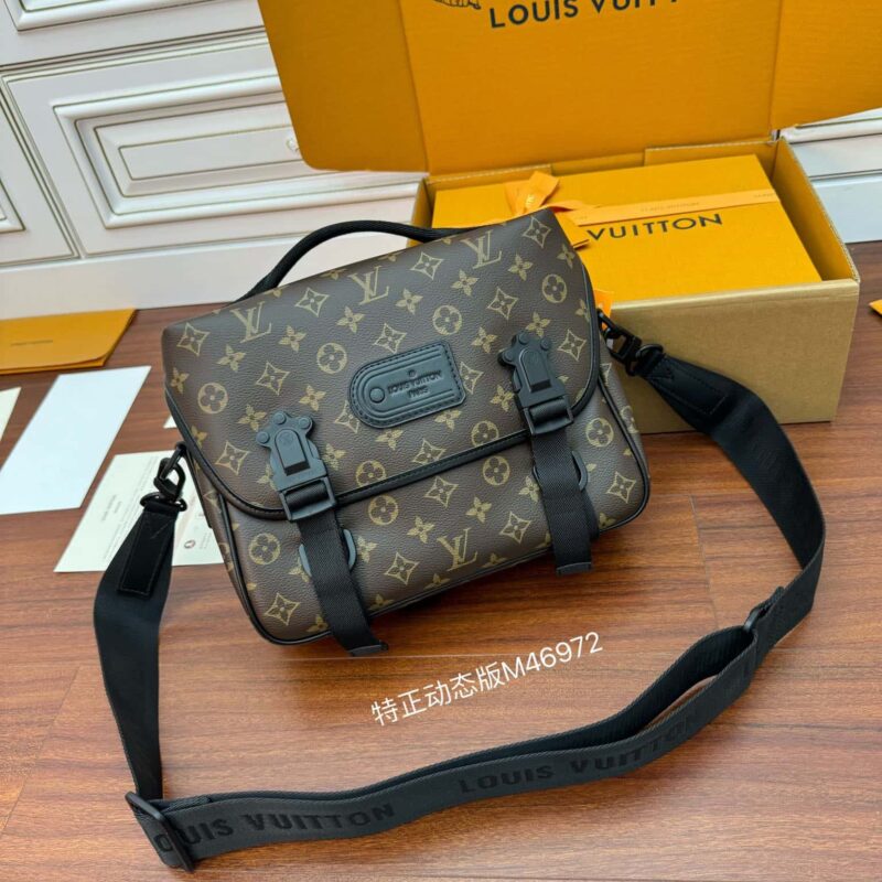 LV M46972 当季新款 LV TRAIL 邮差包