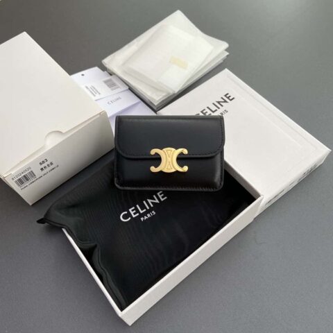 celine TRIOMPHE亮泽牛皮革翻蓋卡包 10I582CPJ.04LU
