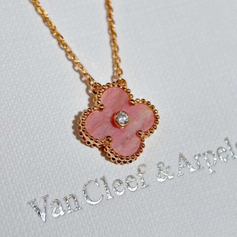 ❗️新品❗️ ☀️Van Cleef &Arpels 梵克雅宝天然蔷薇灰石项链