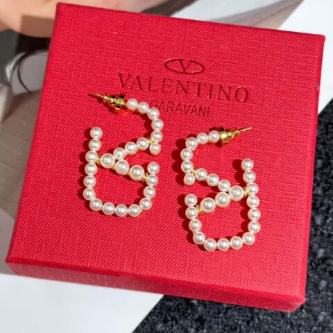 ❗️新品❗️ 新款☑️ VALENTINO华伦天奴珍珠耳钉耳环