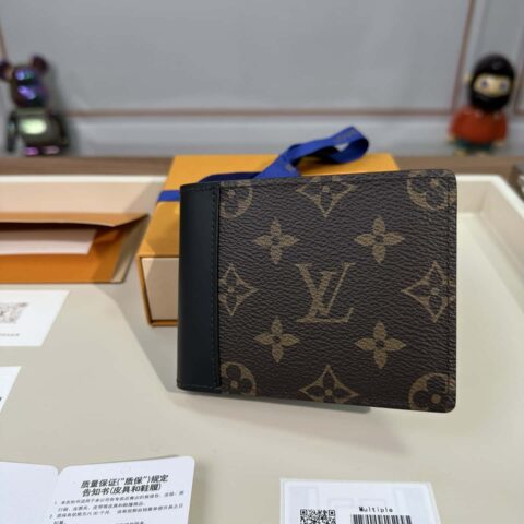 LV Multiple 钱夹 M69408特級