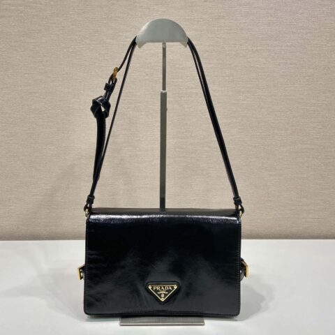 PRADA🎉油腊皮邮差包🎉1BD082