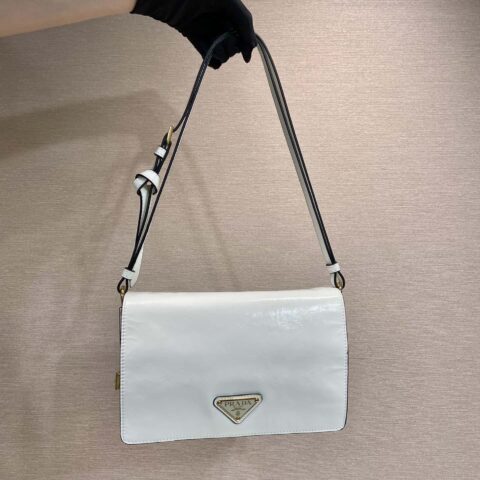 PRADA🎉油腊皮邮差包🎉1BD082