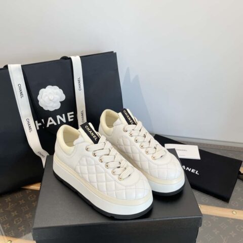 CHANEL 小香𝟐𝟎𝟐𝟒菱格小羊皮厚底休闲运动鞋