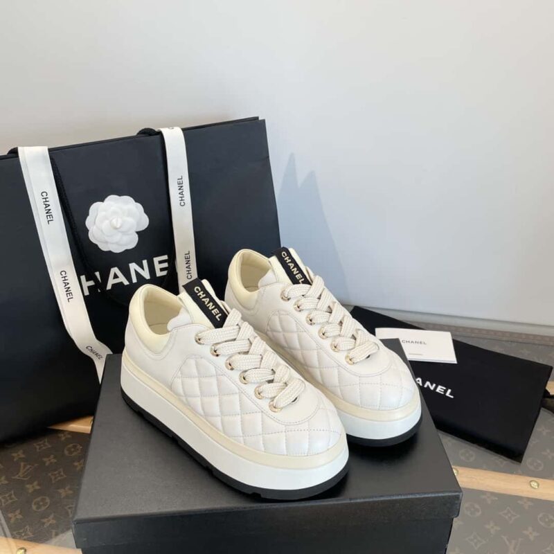 CHANEL 小香𝟐𝟎𝟐𝟒菱格小羊皮厚底休闲运动鞋