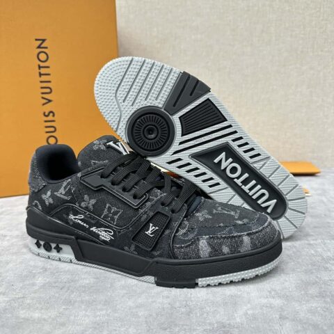 💋💍L家新品 L*V ～ 新款TRAINER 系列运动鞋以Monogram 丹宁布（牛仔布）1AC4ZB
