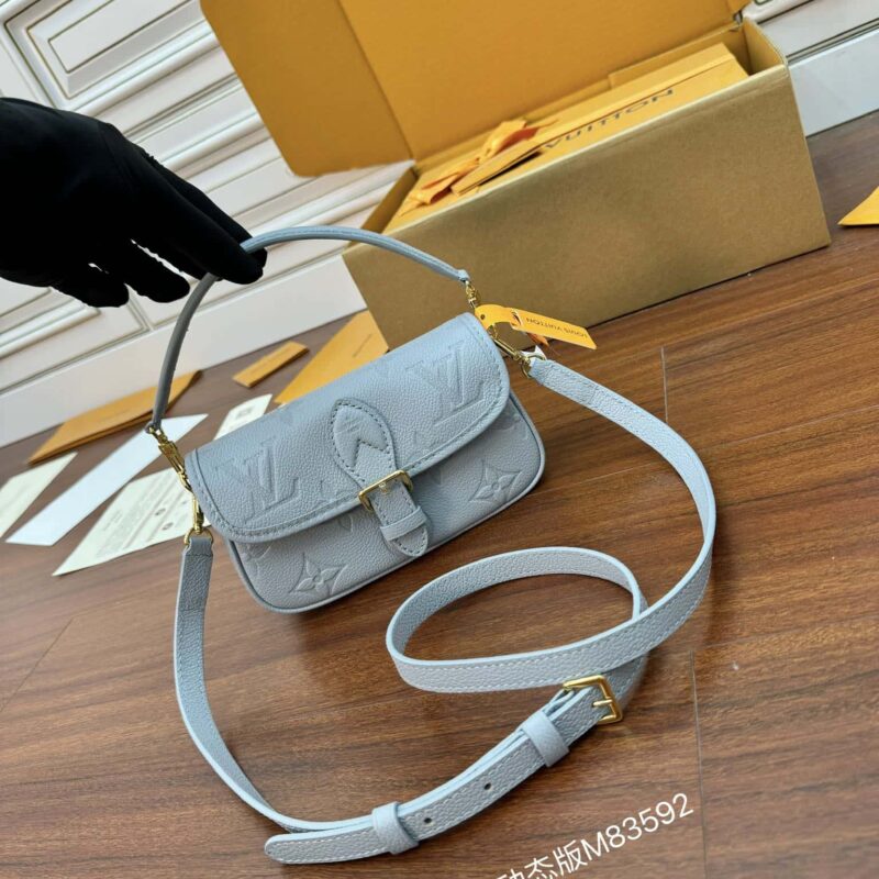 LV M83592 NANO DIANE 手袋