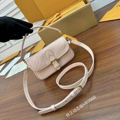 LV M83566 NANO DIANE 手袋