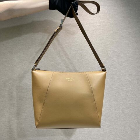 PRADA🎉新款邮差包🎉2VH177棕色