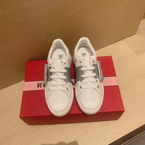 RV顶级版本钻扣休闲款 Roger vivier 2024年春夏季🍃钻扣休闲款