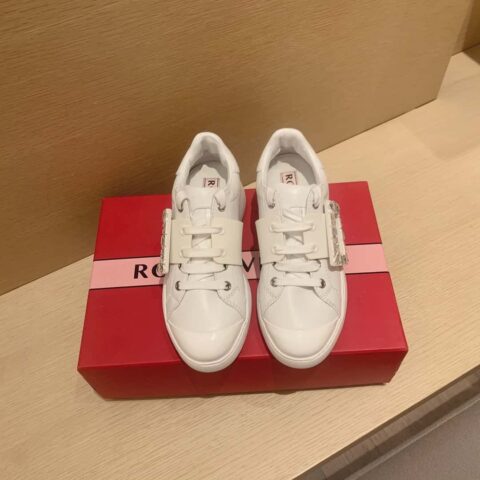 RV顶级版本钻扣休闲款 Roger vivier 2024年春夏季🍃钻扣休闲款