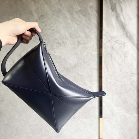 LOEWE最新puzzle.fold 手拿包 0697深蓝色