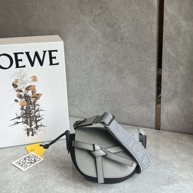 LOEWE 字母寛肩带马鞍包MiniGateDual手袋 0672