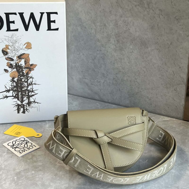 LOEWE升级版字母寛肩带马鞍包MiniGateDual手袋 0672