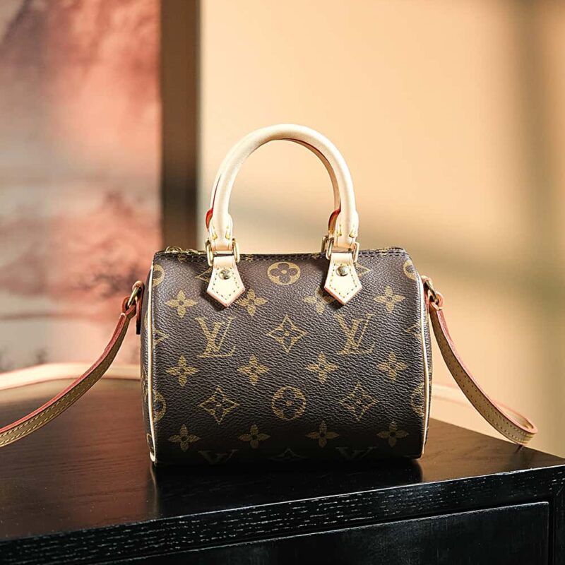 LV 𝐍𝐀𝐍𝐎 𝐒𝐏𝐄𝐄𝐃𝐘枕头包系列# M61252