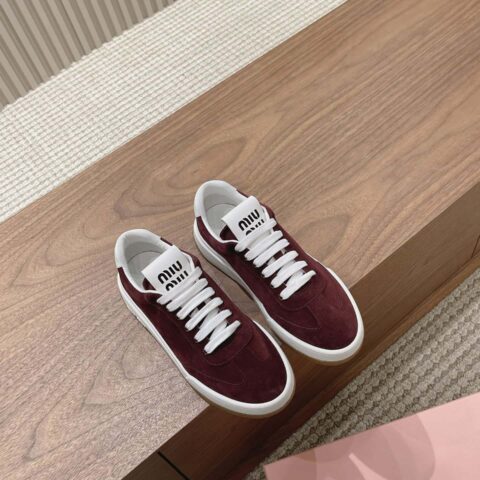 miumiu ss24 new arrival～ miu家2024早春新品系带休闲鞋 这款系带休闲鞋