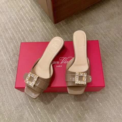 【Roger Vivier 代购级别】穆勒凉拖 Très Vivier 系列 RV钻扣穆勒粗跟拖鞋