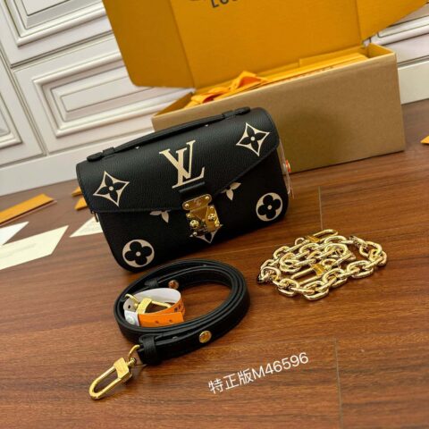 LV M46596 POCHETTE MÉTIS EAST WEST 手袋