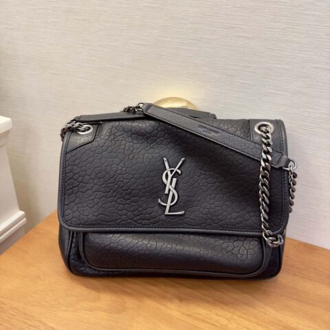 YSL 专柜最🆕 𝗡𝗶𝗸𝗶羊皮黑银𝟮𝟴𝗰𝗺 633178