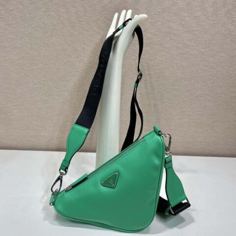 PRADA🎉升级板三角包🎉2VH155平纹 绿