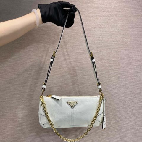 PRADA🎉新款腋下包🎉1BC221🎉🎉白色