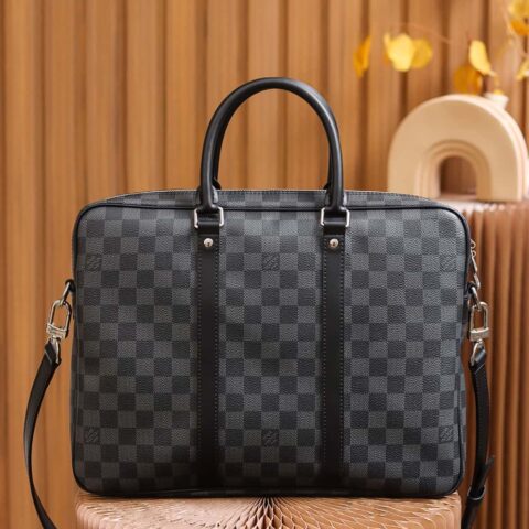 LV 𝐏𝐎𝐑𝐓𝐄 𝐃𝐎𝐂𝐔𝐌𝐄𝐍𝐓𝐒 𝐕𝐎𝐘𝐀𝐆𝐄 公文包 M41478
