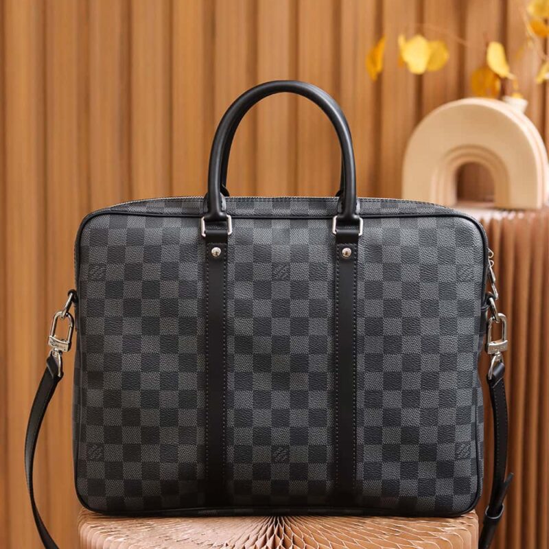 LV 𝐏𝐎𝐑𝐓𝐄 𝐃𝐎𝐂𝐔𝐌𝐄𝐍𝐓𝐒 𝐕𝐎𝐘𝐀𝐆𝐄 公文包 M41478