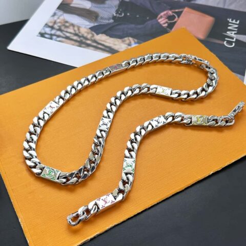 ❗️新品❗️ M01532 LV路易威登MOSAIC 项链手链