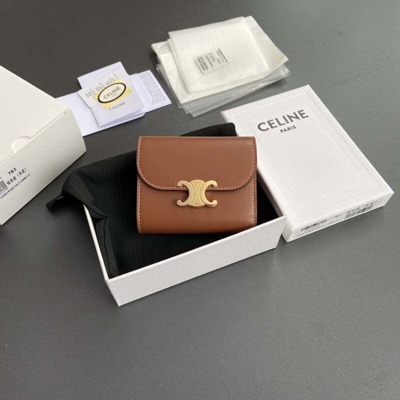 CELINE TRIOMPHE亮泽羊皮革钱包 10D782CQH.04LU783