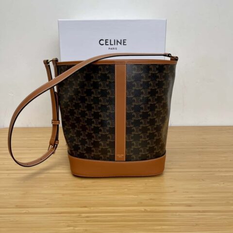 CELINE TRIOMPHE CANVAS 中号桶包 191132