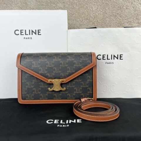 CELINE ENVELOPPE TRIOMPHE 标志性印花牛皮革信封包 113322