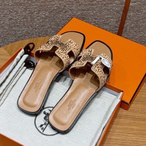 HERMES 181 Oran 拖鞋 杏色/Apricot color 麂皮山羊皮/钻/Chamois leather/drilling/Chever