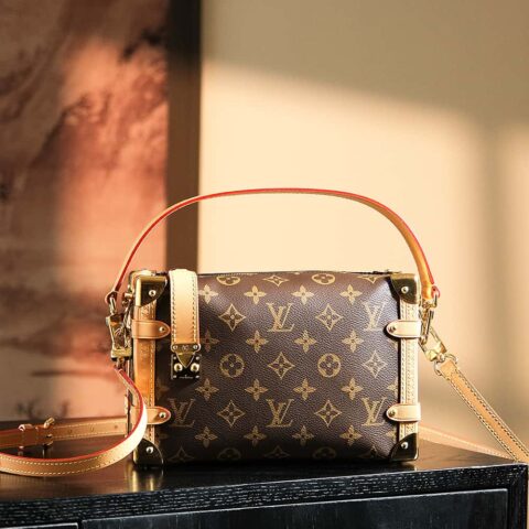 LV 𝑺𝑰𝑫𝑬 𝑻𝑹𝑼𝑵𝑲芯片菱形跳动码中号系列#M𝟒𝟔𝟑𝟓𝟖
