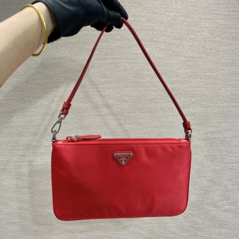 PRADA🎉新款腋下包🎉1NI545🎉🎉红色