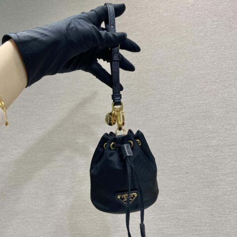 PRADA🎉mini水桶包🎉1TT202新品🎉🎉黑色