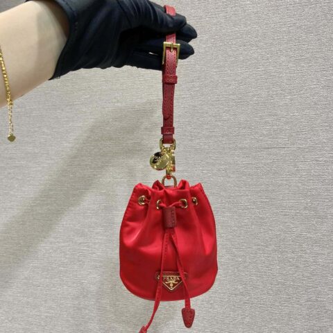 PRADA🎉mini水桶包🎉1TT202新品🎉🎉红色