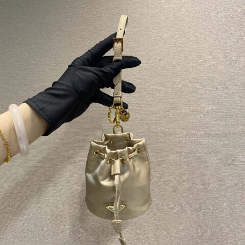 PRADA🎉mini水桶包🎉1TT202新品🎉🎉灰色