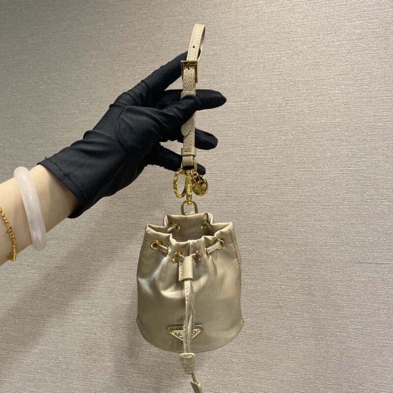 PRADA🎉mini水桶包🎉1TT202新品🎉🎉灰色