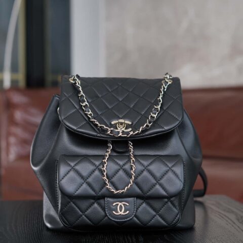CHANEL 𝟐𝟒𝐩 新款𝐃𝐮𝐦𝐚双肩包 黑色 大号 AS3618